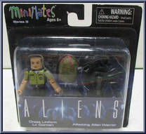 Dress Uniform Lt. Gorman / Attacking Alien Warrior Action Figure