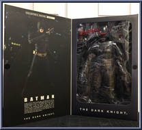 Batman (Original Costume) from Batman - Dark Knight manufactured by Hot Toys [Front]