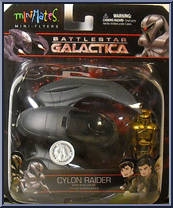 Cylon Commander (Gold) from Battlestar Galactica - Minimates - Exclusives manufactured by Diamond Select [Front]