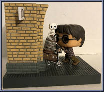 Harry Potter Entering Platform 9 3/4 Action Figure