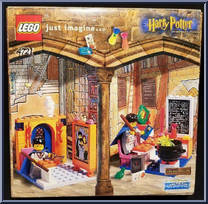 Hogwarts Classrooms from Harry Potter - Philosopher's Stone - Playsets manufactured by Lego [Back]