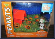 Snoopy as the World War One Flying Ace from It's the Great Pumpkin Charlie Brown - Box Sets manufactured by Memory Lane [Front]