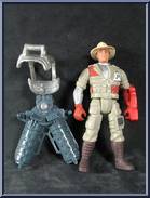 Alan Grant (Bola Launcher) from Jurassic Park - Series 2 - Humans manufactured by Kenner [Loose]