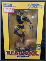 Deadpool (X-Men Uniform) from Marvel Select - Gallery manufactured by Diamond Select [Front]