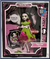 Draculaura (Snow Bite) from Monster High - Scarily Ever After manufactured by Mattel [Front]