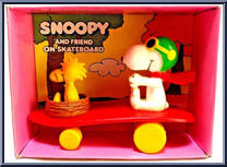 Snoopy Flying Ace with Woodstock in Nest from Peanuts - Snoopy and Friend on Skateboard manufactured by Aviva [Front]