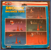 Snoopy & 4 Woodstock Scouting from Peanuts - Balance manufactured by Aviva [Back]