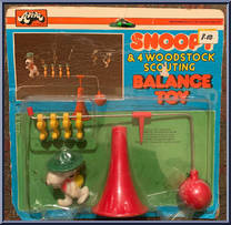Snoopy & 4 Woodstock Scouting from Peanuts - Balance manufactured by Aviva [Front]
