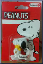 Snoopy (Hugging Woodstock) from Peanuts - Basic Series manufactured by Schleich [Front]