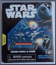 Speeder Bike (Endor - Flaming) with Paploo (Scout Class) from Star Wars - Micro Galaxy Squadron - Mystery - Series 4 manufactured by Jazwares [Front]
