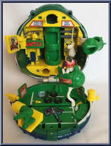 Turtle-Top - Michaelangelo's Football Playset (with Cards) from Teenage Mutant Ninja Turtles - Mini Mutants manufactured by Playmates [Loose]