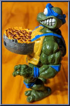 Pizza Tossin' Leo from Teenage Mutant Ninja Turtles - Pizza Tossin' Turtles manufactured by Playmates [Loose]