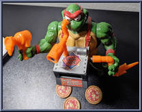 Pizza Tossin' Raph from Teenage Mutant Ninja Turtles - Pizza Tossin' Turtles manufactured by Playmates [Loose]