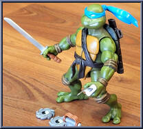Leonardo from Teenage Mutant Ninja Turtles - Animated - Basic Assortment - 2003 manufactured by Playmates [Loose]