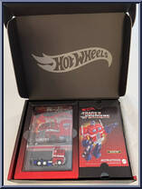 Optimus Prime (Transforming) from Transformers - Hot Wheels - Basic Series manufactured by Mattel [Front]
