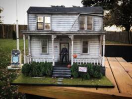Halloween 1978 Michael Myers House Diorama neca scale (Halloween) Custom Diorama / Playset