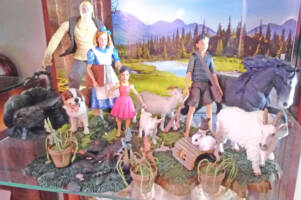 Heidi, Girl of the Alps & Friends (Fantasy) Custom Diorama / Playset
