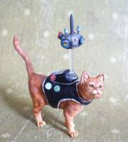 Cat from the game Stray - Hubbie named him Simon! (Cats the Musical) Custom Miniature / Figurine [Cat from the game Stray, and B-12 the droid]