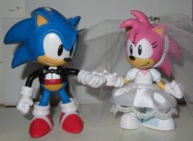 Sonic and Amy wedding cake topper (Sonic) Custom Diorama / Playset