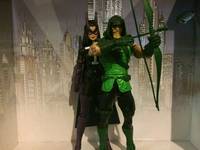 Huntress ( Bertinelli ) (DC Universe) Custom Action Figure