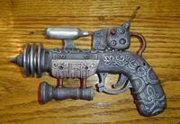Z-72 AETHER WOLF Matter Displacer Raygun (Dark Horse) Custom Action Figure