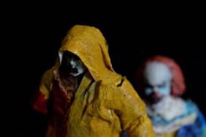 Pennywise and Georgie (It (Stephen King)) Custom Action Figure [Nightmare Head]